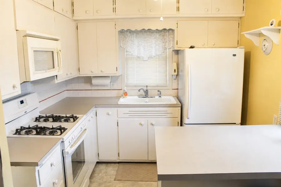 2603 E Sheridan Avenue, Des Moines, IA 50317 - #3
