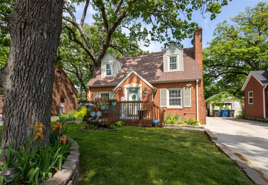 2911 35th Street, Des Moines, IA 50310 - #2