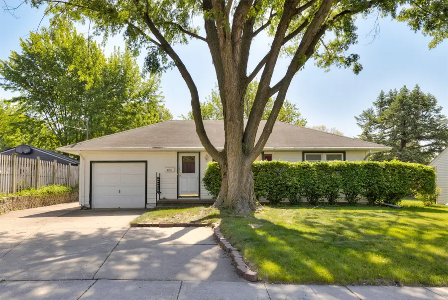 2401 Tomlin Lane, Des Moines, IA 50317 - #2