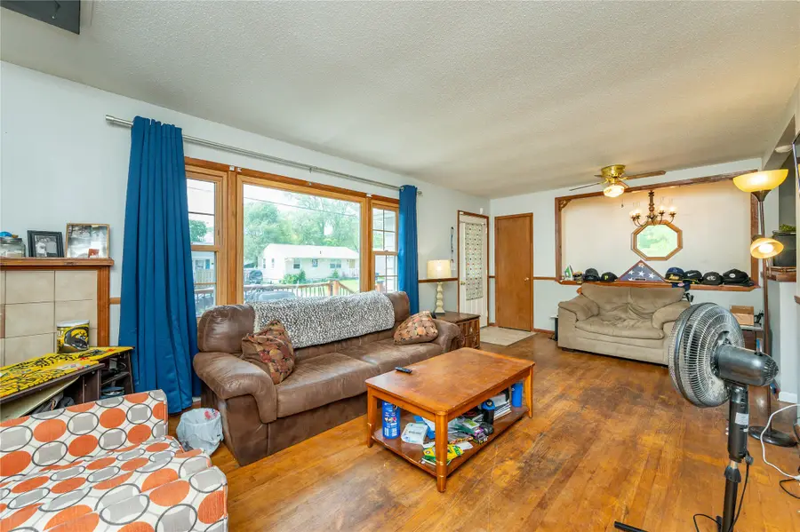 2829 E 36th Court, Des Moines, IA 50317 - #3