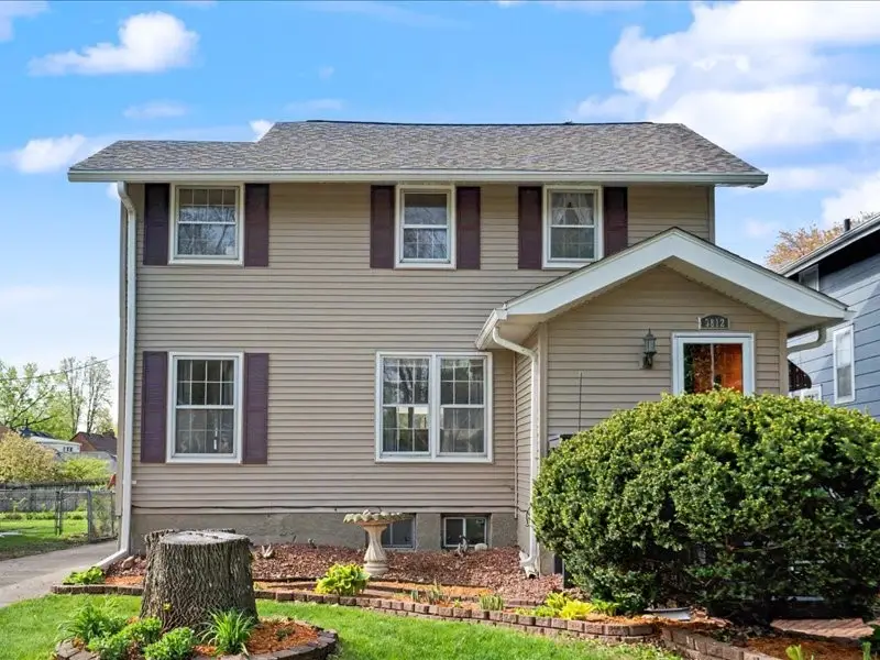 3812 Kingman Boulevard, Des Moines, IA 50311 - #1