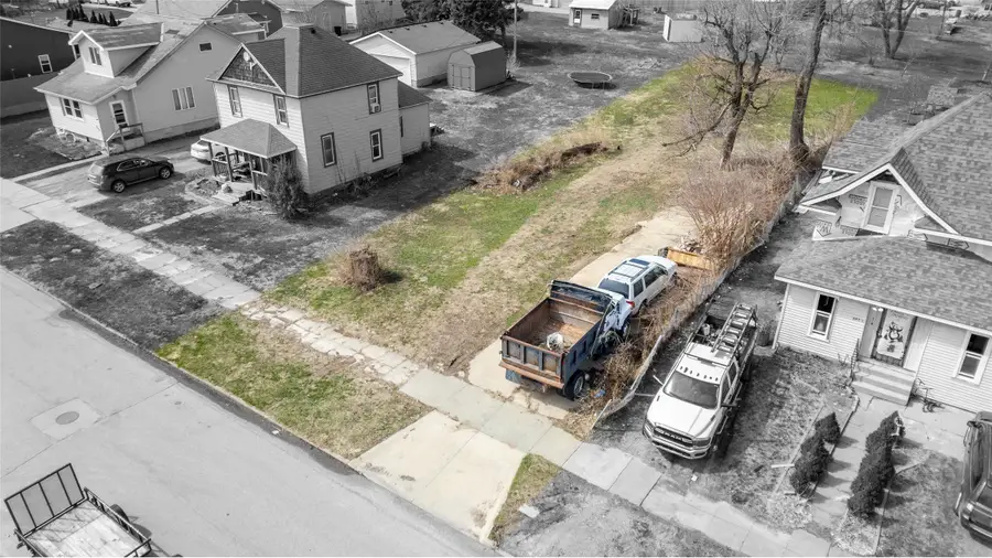 208 N 6th Street, Marshalltown, IA 50158 - #3