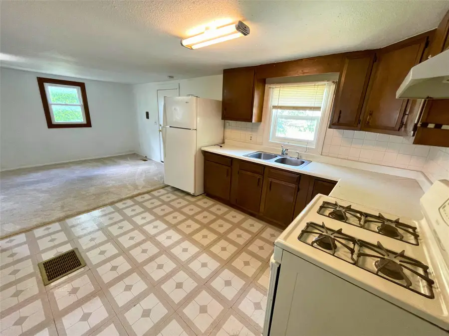 104 W Zickel Street, Monroe, IA 50170 - #2