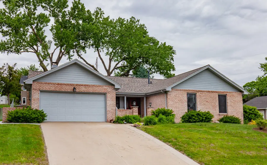 766 34th Place, West Des Moines, IA 50265 - #2