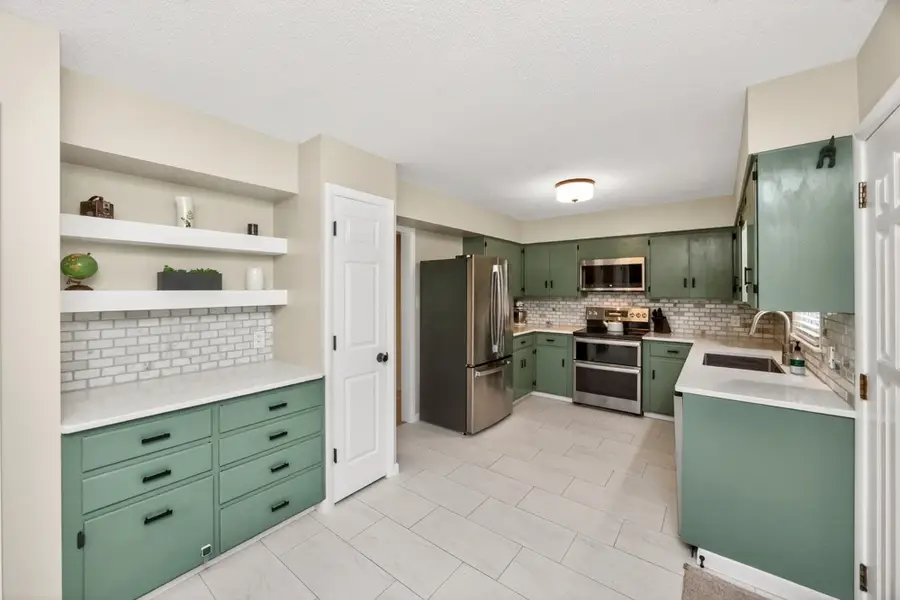 2701 56th Street, Des Moines, IA 50310 - #2