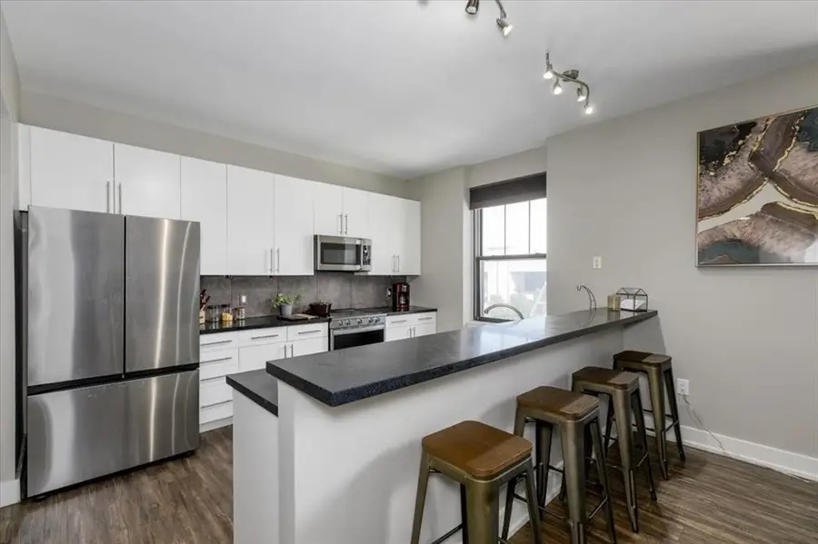 400 Walnut Street #403, Des Moines, IA 50309 - #2