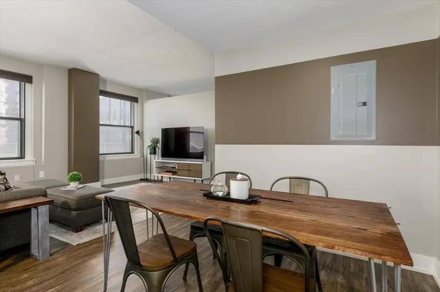 400 Walnut Street #403, Des Moines, IA 50309 - #3