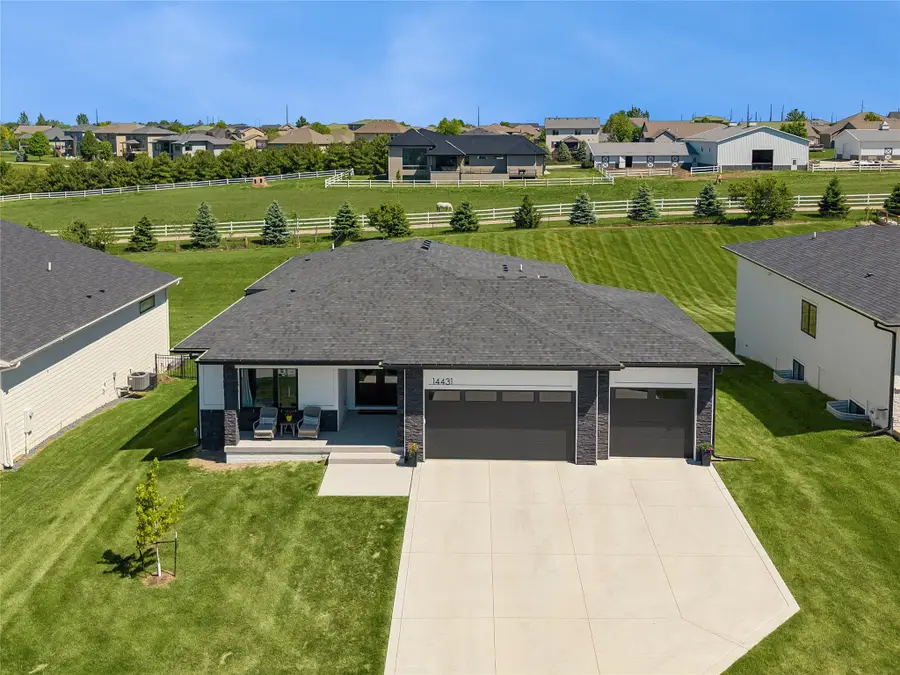 14431 Persimmon Drive, Urbandale, IA 50323 - #2