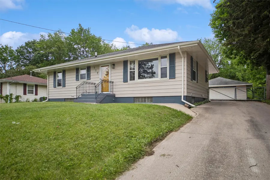 119 E Pleasant View Drive, Des Moines, IA 50315 - #2