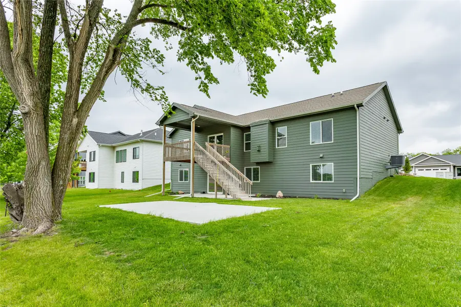 10922 Westport Drive, West Des Moines, IA 50266 - #2