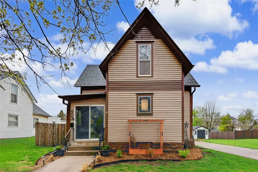 602 W Robinson Street, Knoxville, IA 50138 - #2