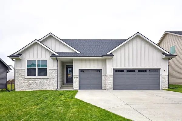 2735 SE Florence Drive, Waukee, IA 50263