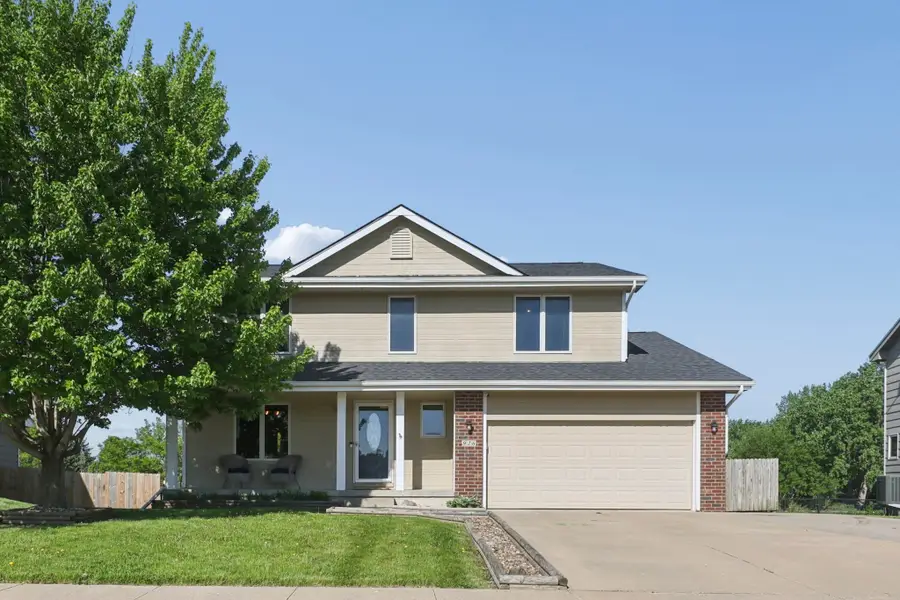926 8th Avenue Nw, Altoona, IA 50009 - #2
