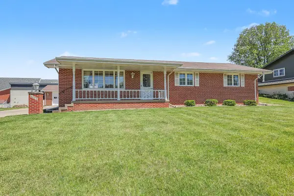 222 E 10th Street, Pella, IA 50219