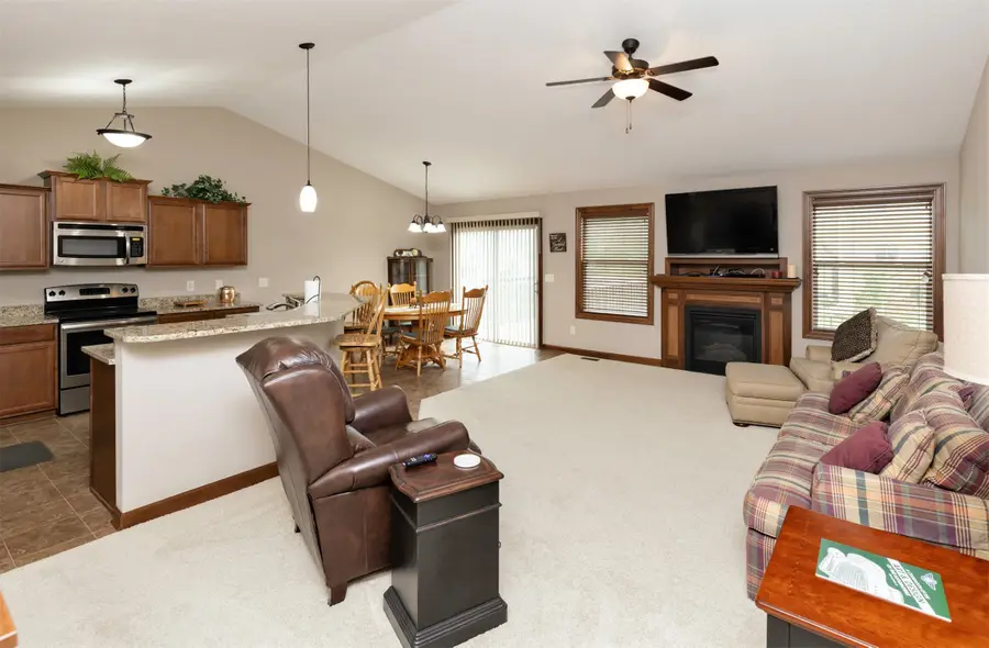 5817 NW 52nd Street, Johnston, IA 50131 - #3
