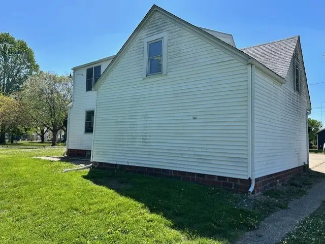 309 1st Street E, Altoona, IA 50009 - #3