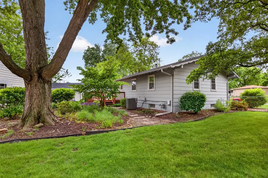 5011 Lower Beaver Road, Des Moines, IA 50310 - #3
