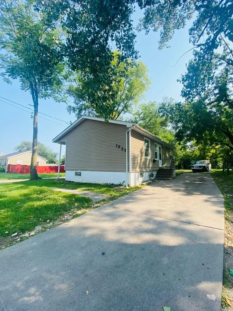 1927 22nd Street, Des Moines, IA 50310 - #2