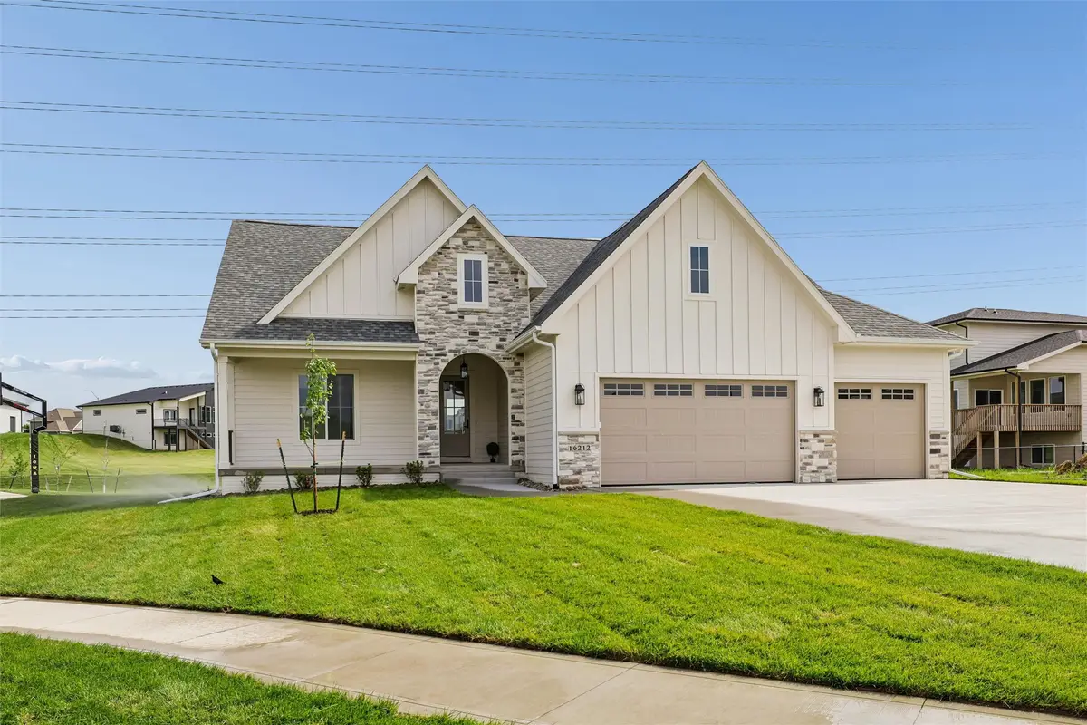 16212 Ironwood Lane, Urbandale, IA 50323 - #1