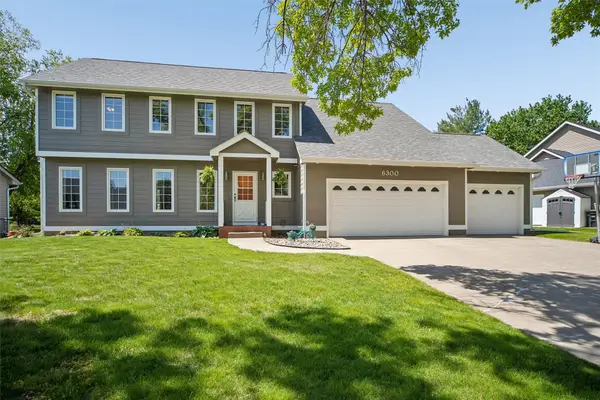 6300 N Winwood Drive, Johnston, IA 50131