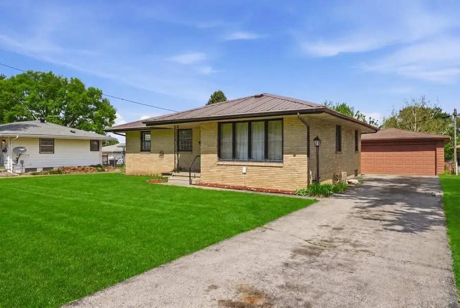 3207 E 26th Street, Des Moines, IA 50317 - #3