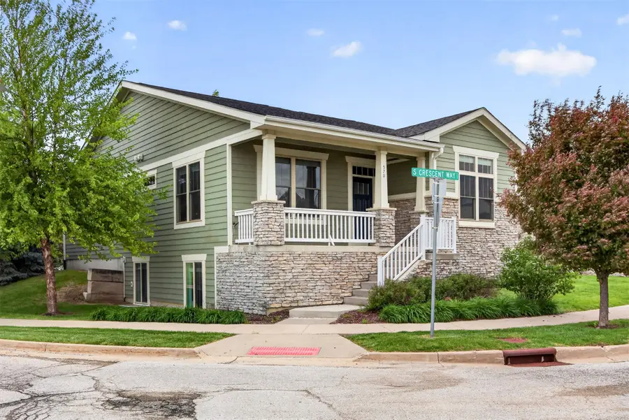 570 S Crescent Way, West Des Moines, IA 50266 - #2