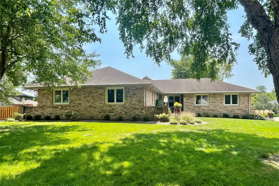 511 58th Court, West Des Moines, IA 50266 - #2