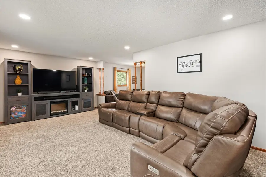 2831 54th Street, Des Moines, IA 50310 - #2
