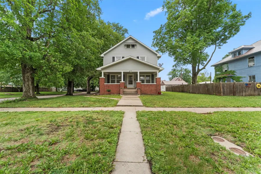 413 W Main Street, Knoxville, IA 50138 - #2