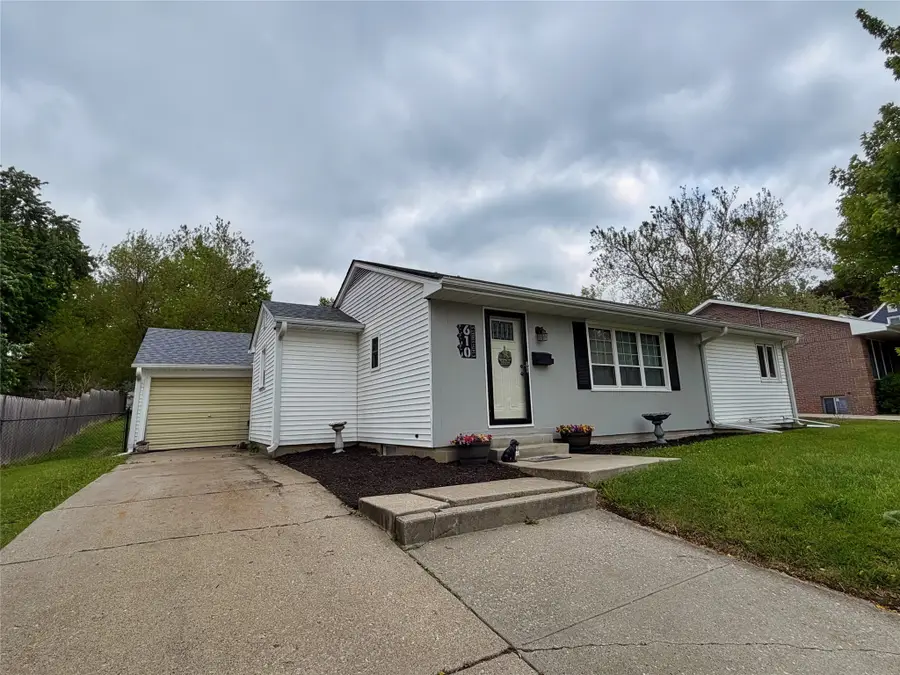 610 E 14th Street S, Newton, IA 50208 - #3