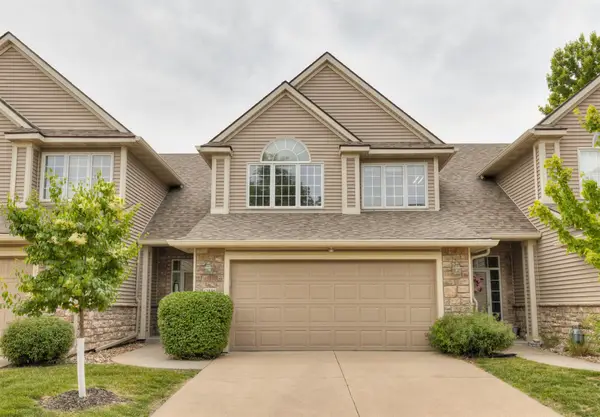 12586 Diamond Ridge Court, Clive, IA 50325