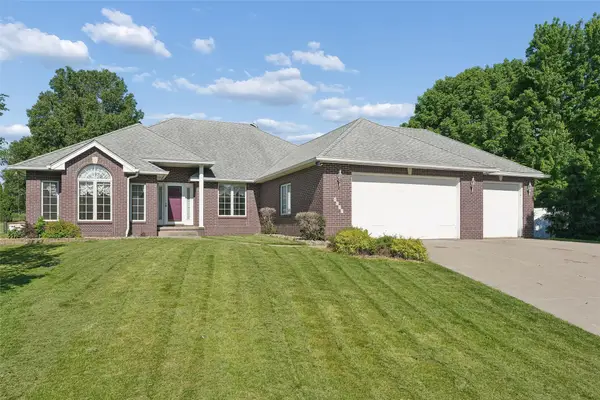 6000 Nottingham Drive, Johnston, IA 50131