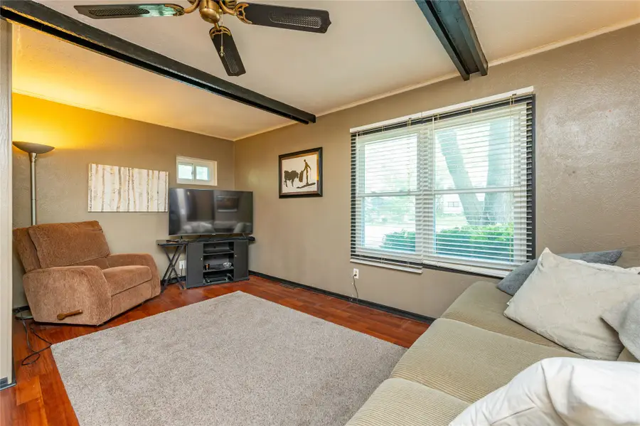 404 Titus Avenue, Des Moines, IA 50315 - #2