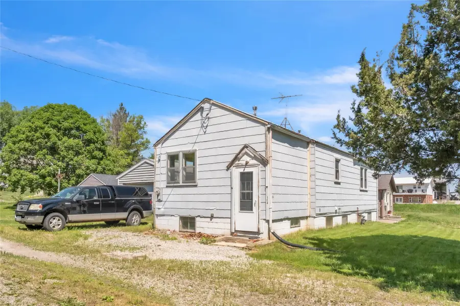 104 6th Avenue, Sully, IA 50251 - #2