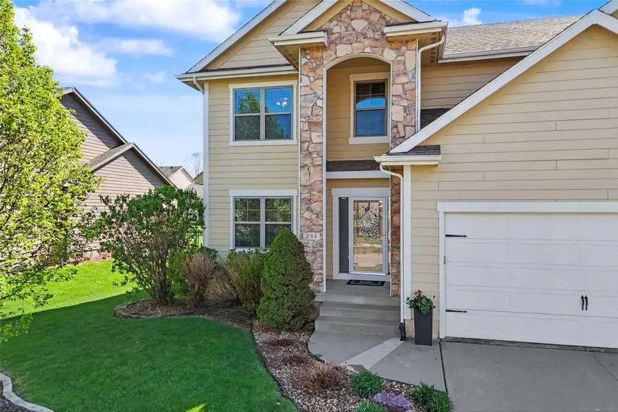 254 S 83rd Street, West Des Moines, IA 50266 - #2