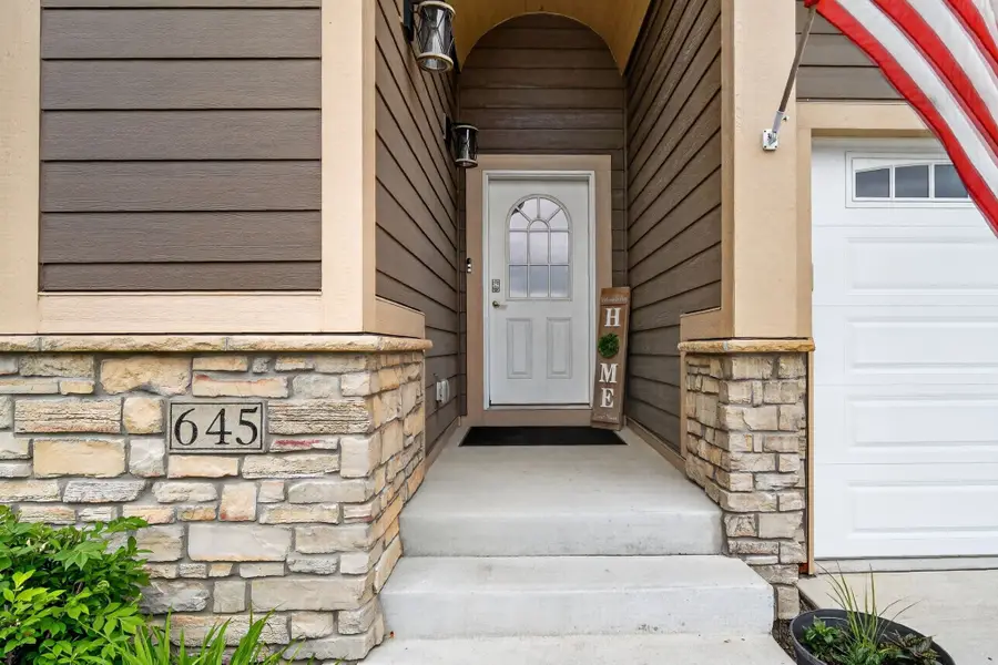 645 Pine Avenue, Norwalk, IA 50211 - #3