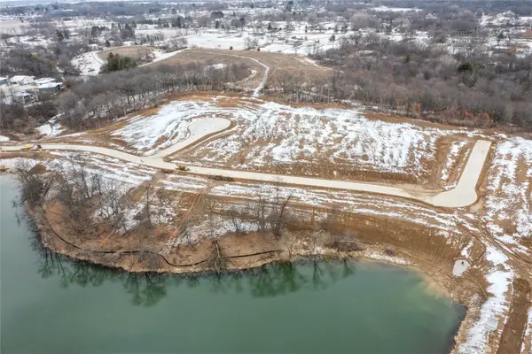 1260 Arbor Woods Drive, Pleasant Hill, IA 50327