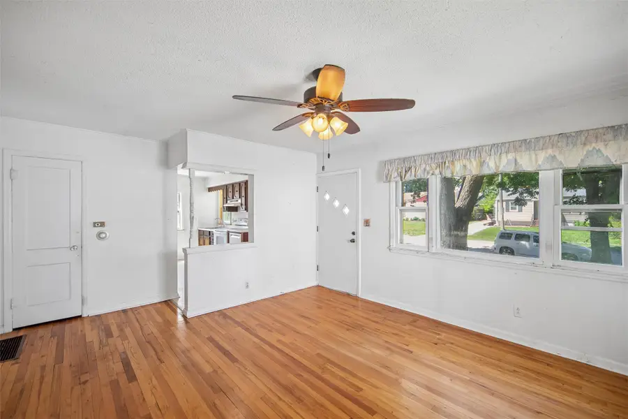 2521 57th Street, Des Moines, IA 50310 - #3