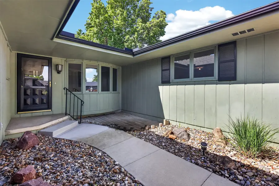 9890 Clark Street, Clive, IA 50325 - #2