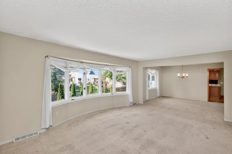9890 Clark Street, Clive, IA 50325 - #3