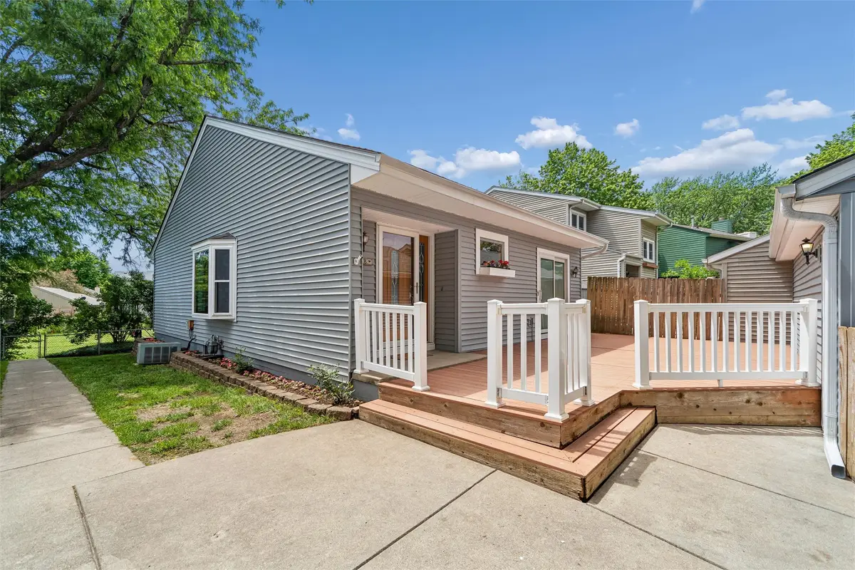 8208 Greenbelt Drive, Urbandale, IA 50322 - #1