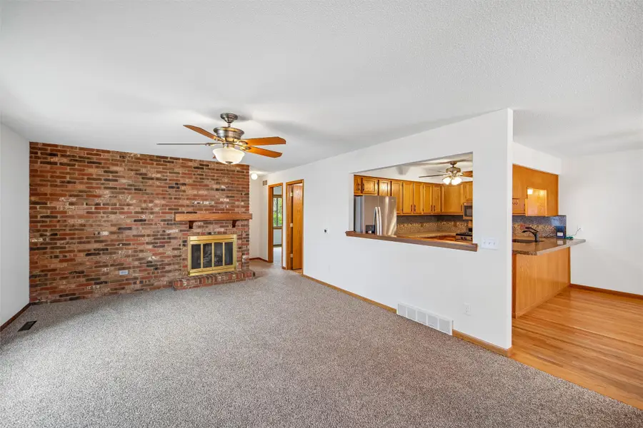 8208 Greenbelt Drive, Urbandale, IA 50322 - #3