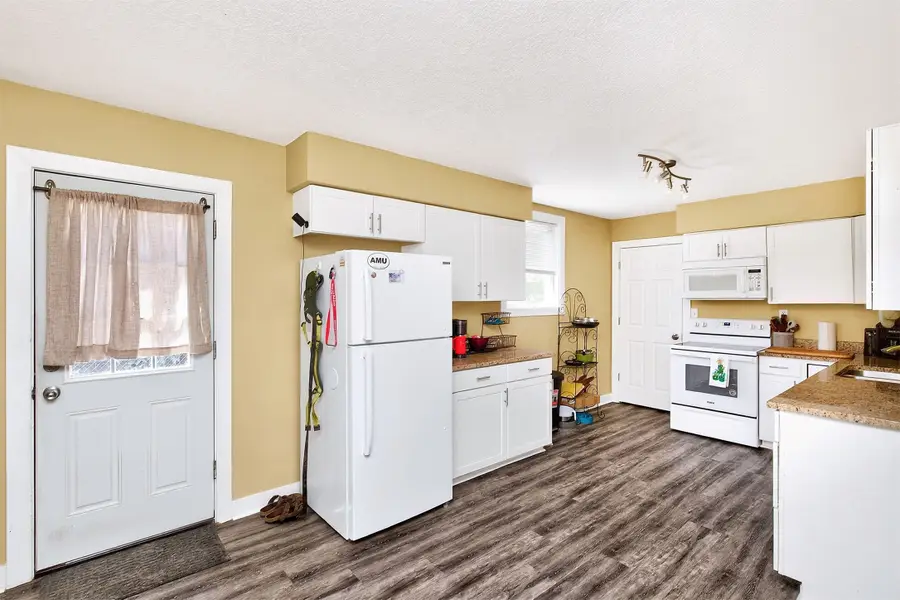 2734 Merle Hay Road, Des Moines, IA 50310 - #3