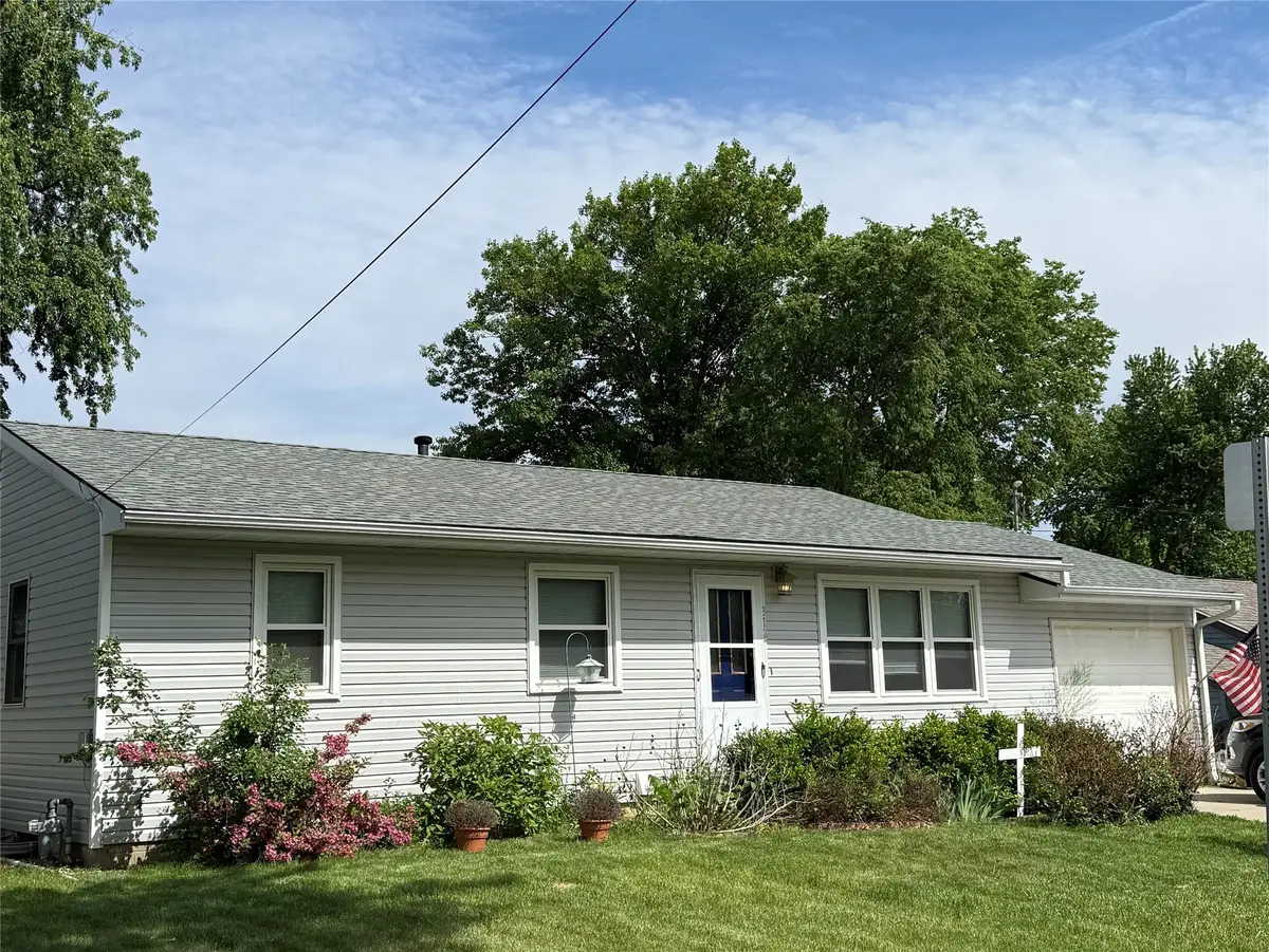 312 W 16th Street N, Newton, IA 50208 - #1