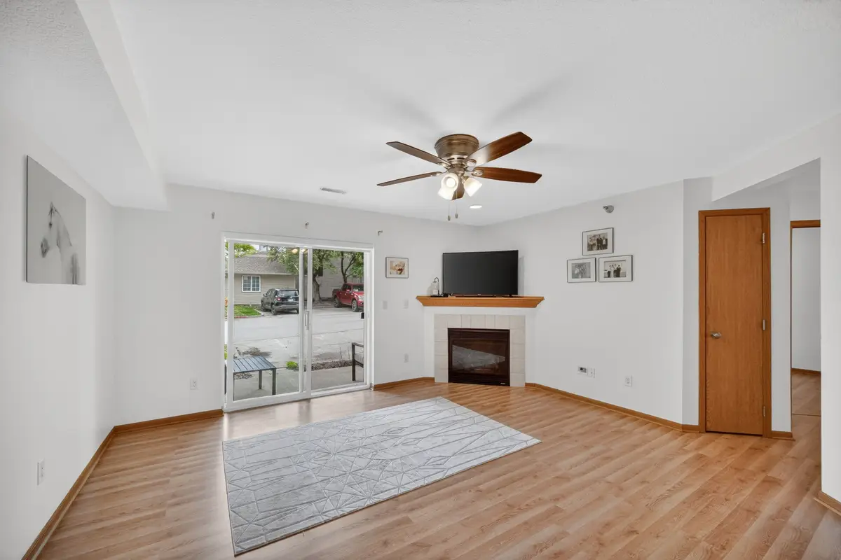 10111 Sutton Drive #1, Urbandale, IA 50322 - #1