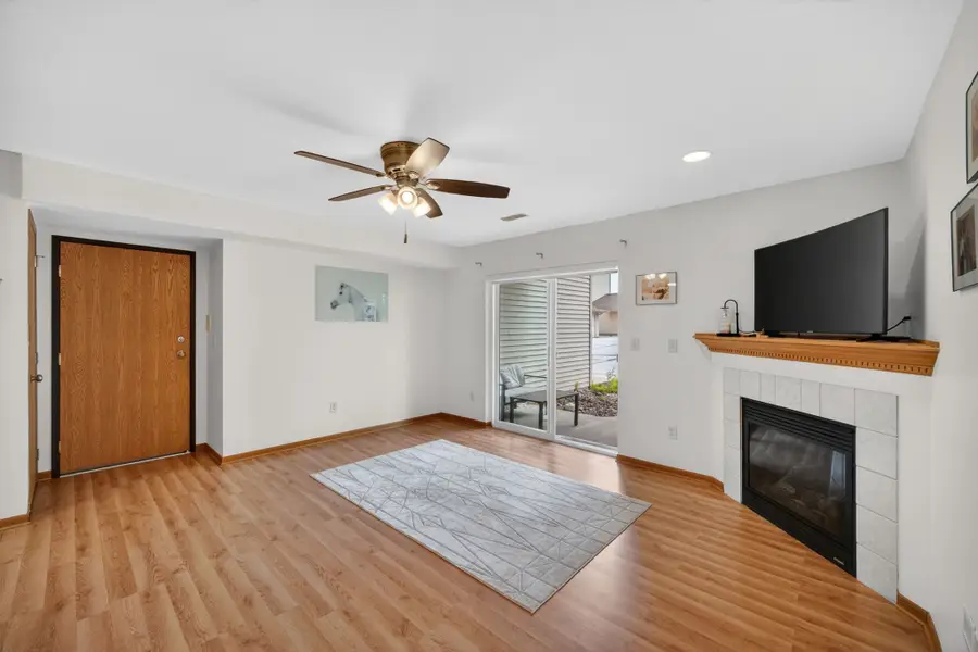 10111 Sutton Drive #1, Urbandale, IA 50322 - #2