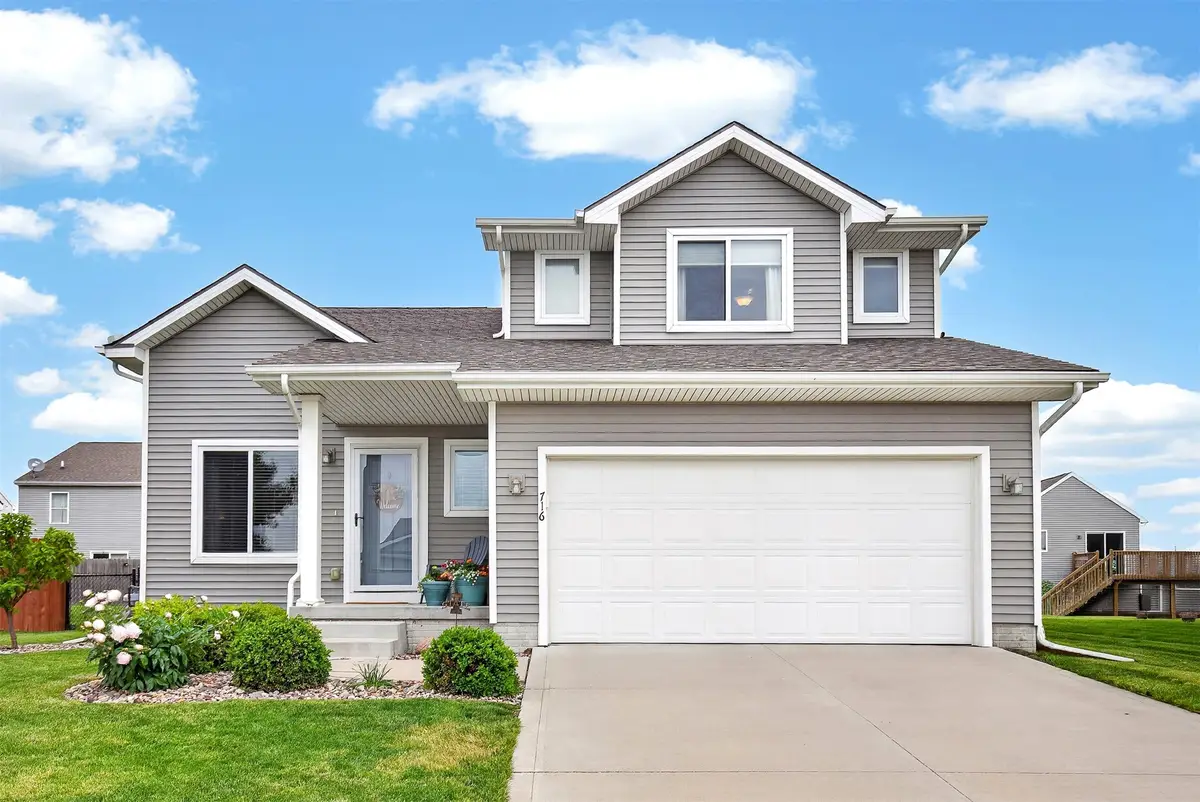 716 37th Street Sw, Bondurant, IA 50035 - #1
