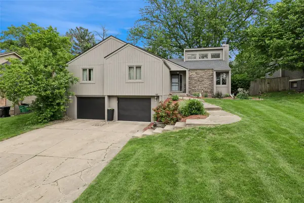 1611 NW 103rd Street, Clive, IA 50325