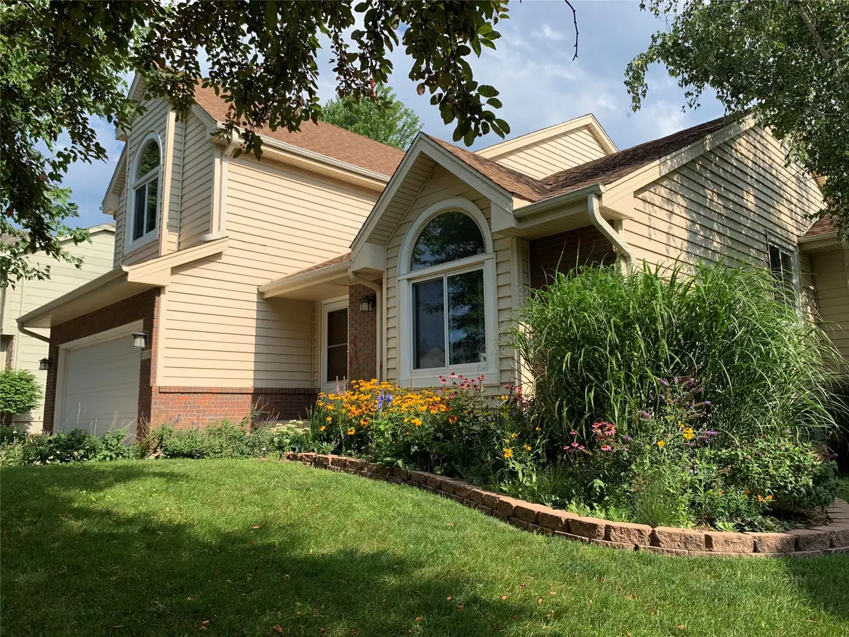 8209 Sharon Drive, Urbandale, IA 50322 - #1