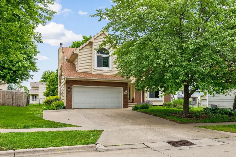 8209 Sharon Drive, Urbandale, IA 50322 - #2